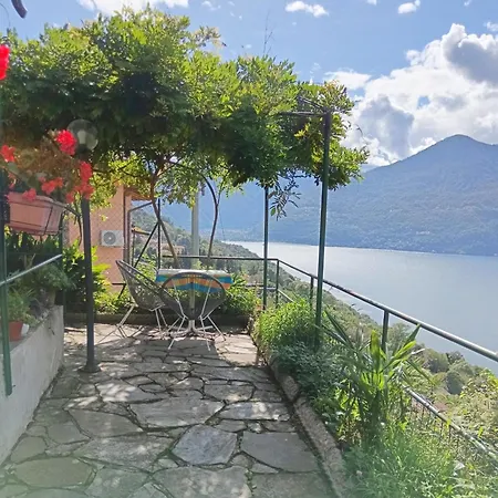 بيت خشبي Il Glicine Sul *