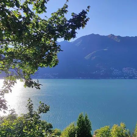 Il Glicine Sul ترونزانو لاغو ماجيوري