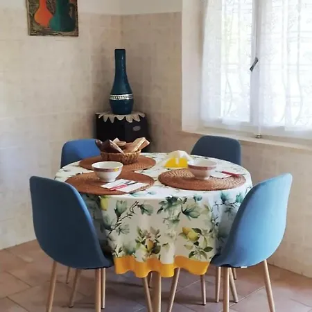 Il Glicine Sul بيت خشبي ترونزانو لاغو ماجيوري